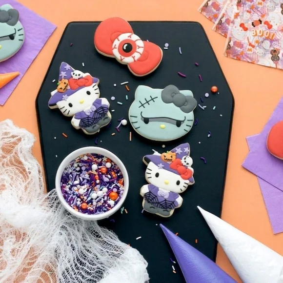 Hello Kitty Cookie Baking Set - Picture 4 of 6